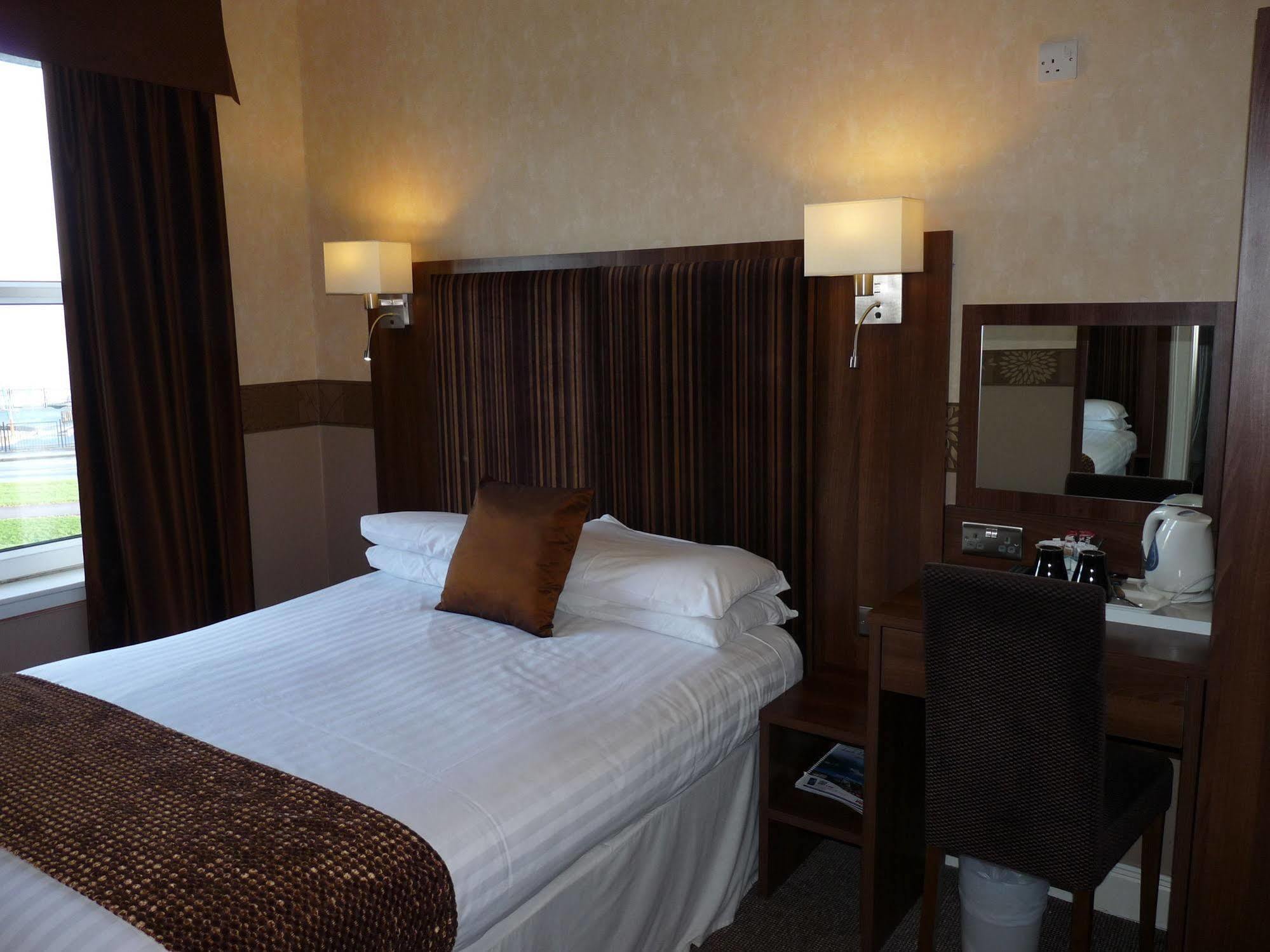 The Park Hotel Dunoon Esterno foto